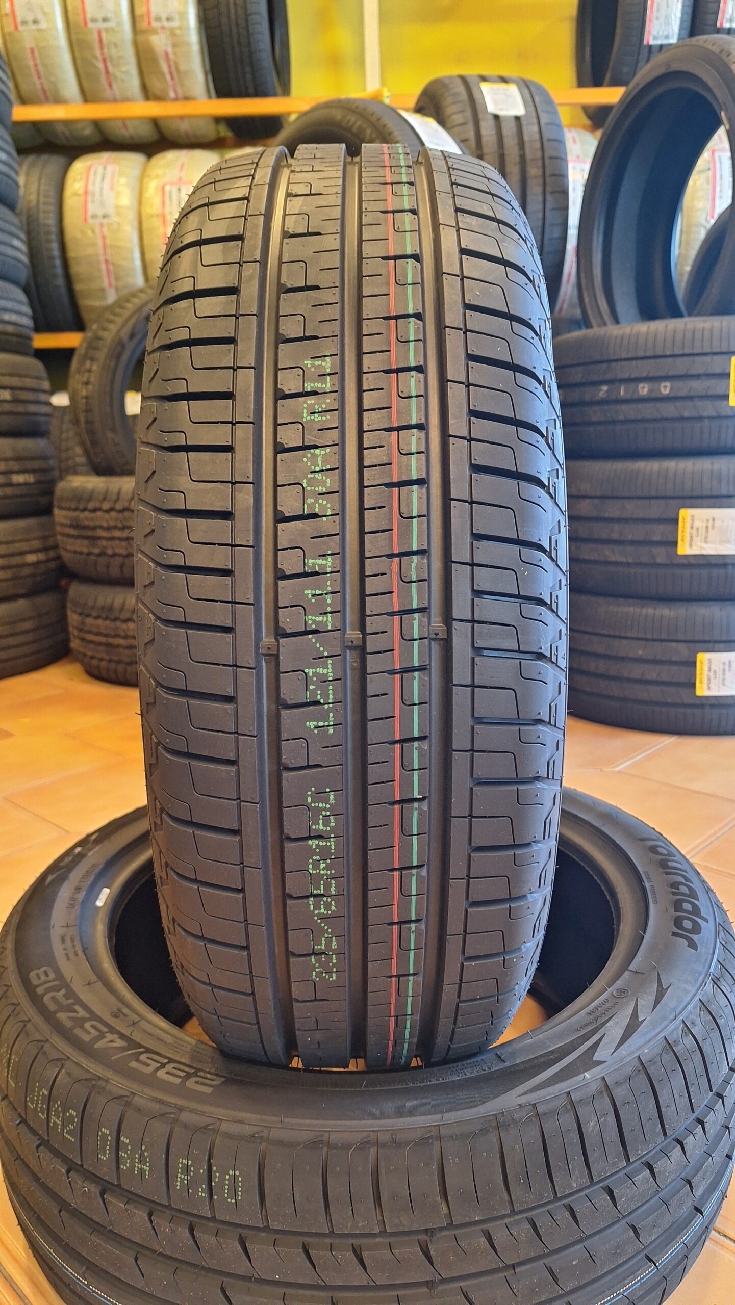 Tourador X-Wonder VAN 205/70R15C 106/104S - Image 3